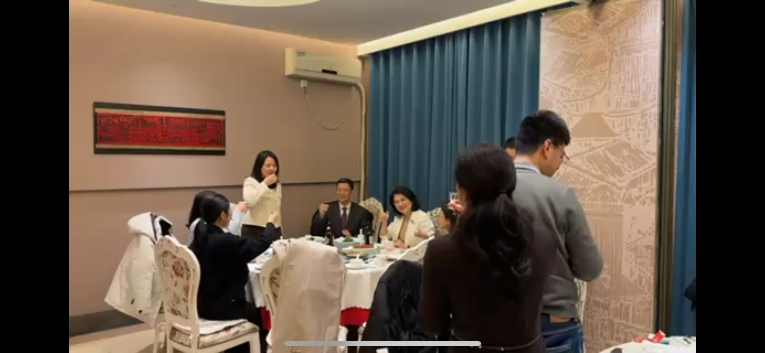 聚会聚餐 - 欢乐场景